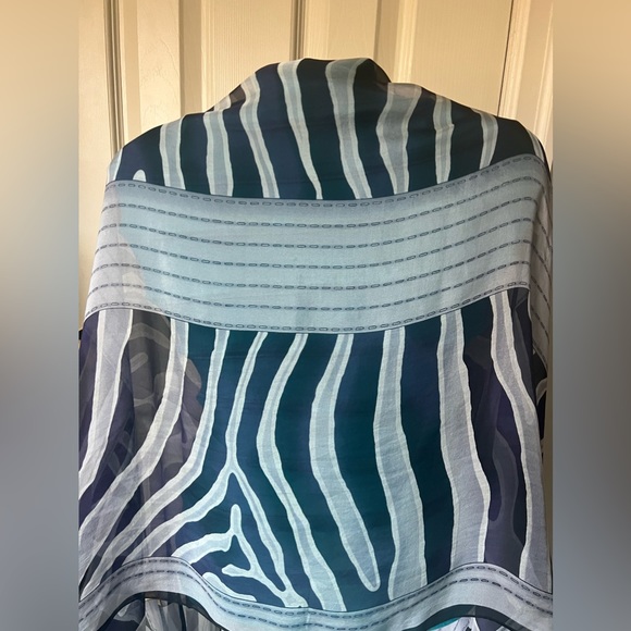 Fendi Scarf/Shawl. Zebra Print. 100% Scarf. Made in Italy. - Picture 3 of 16